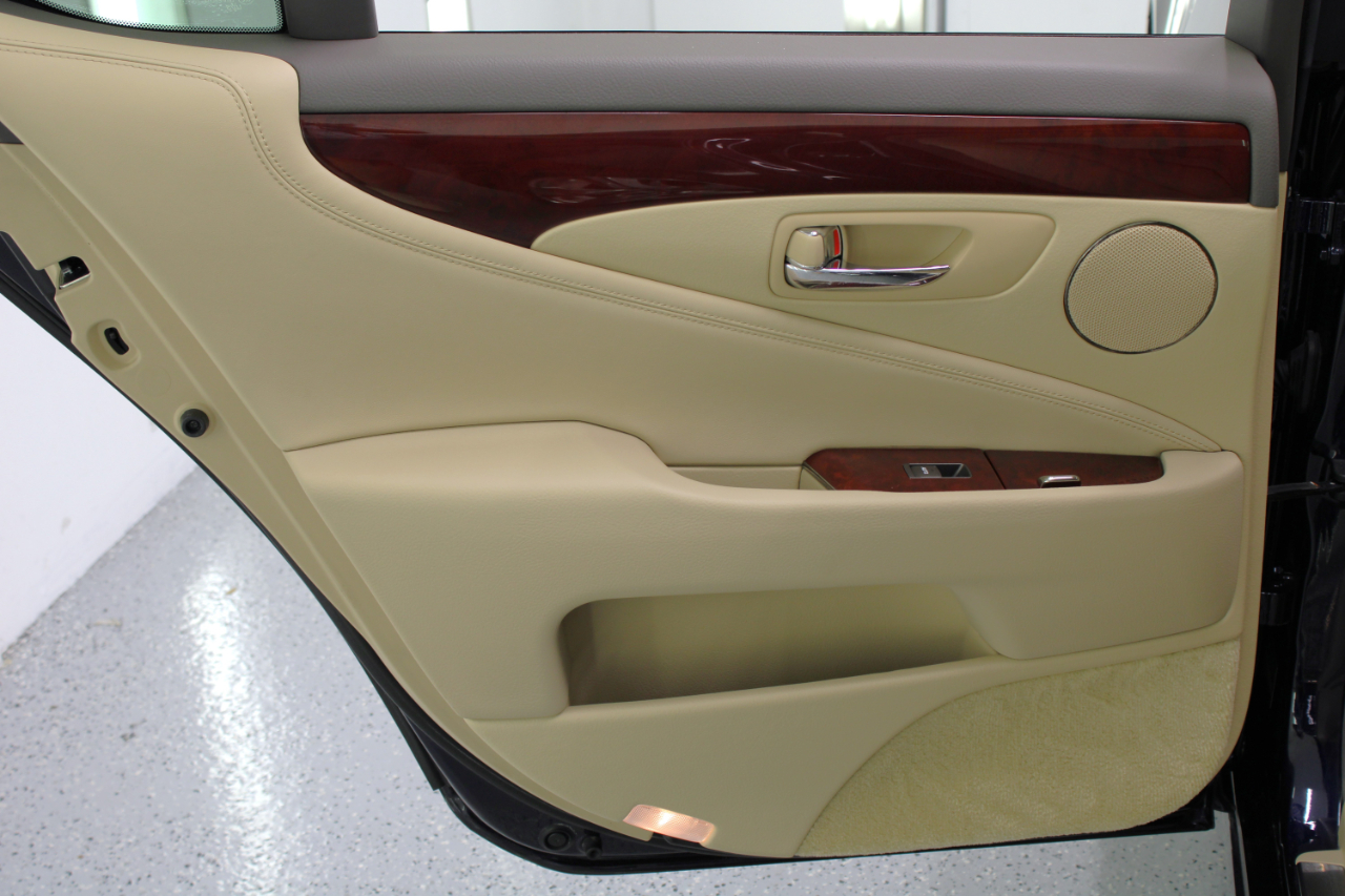 2008 Lexus LS 460 photo 38