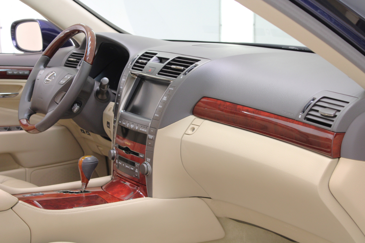 2008 Lexus LS 460 photo 42