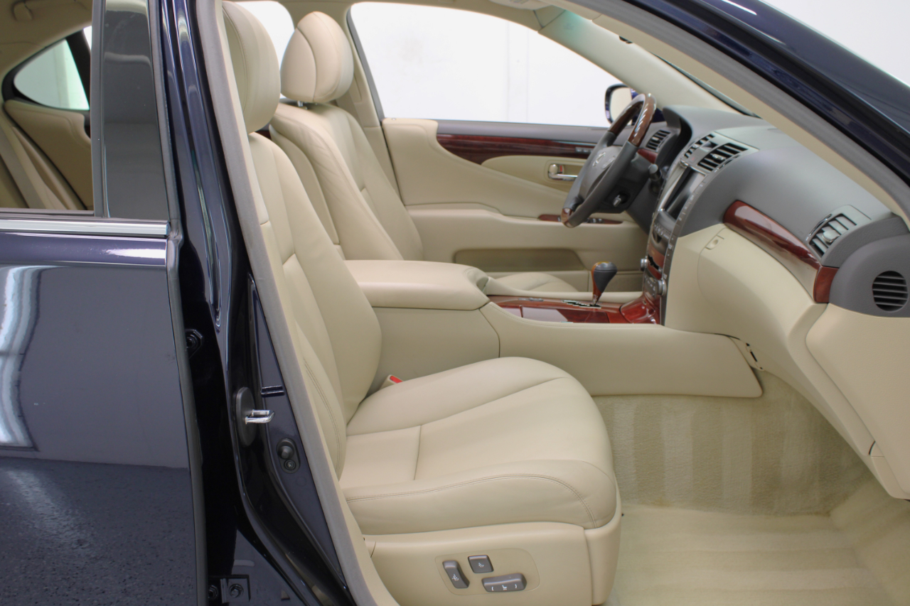 2008 Lexus LS 460 photo 43