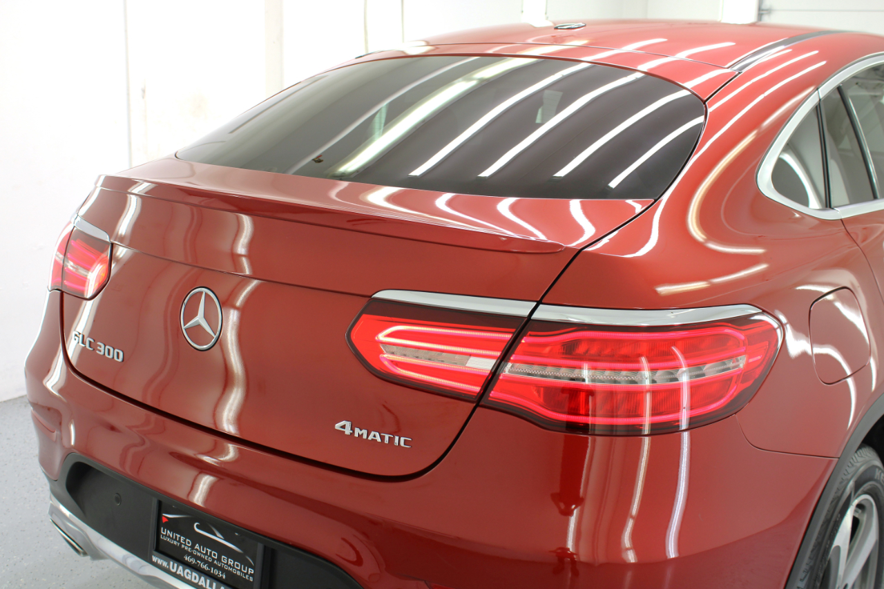 Mercedes-Benz GLC GLC 300 4MATIC Coupe 2018 Mercedes-Benz GLC GLC 300 4MATIC Coupe 2018