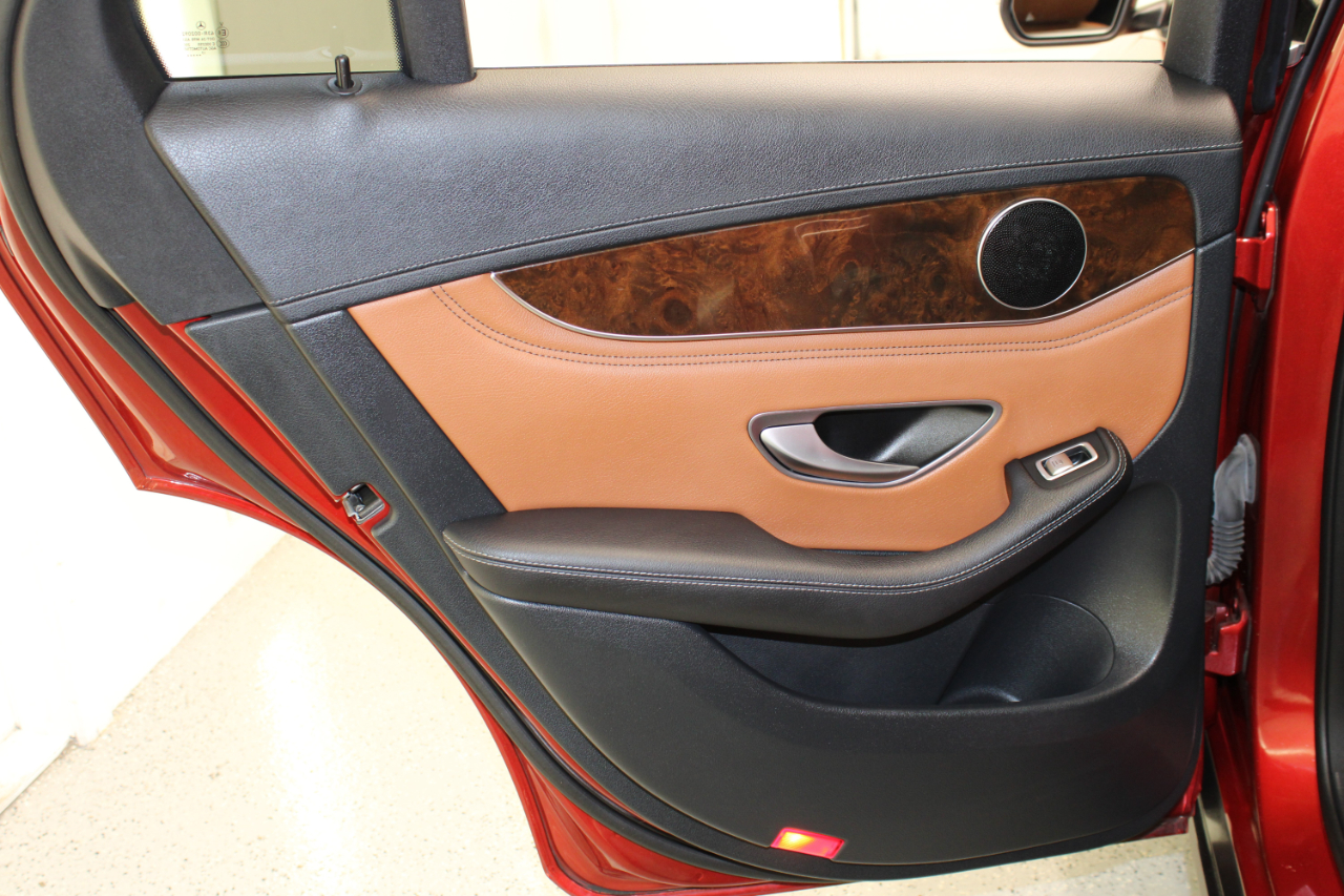 Mercedes-Benz GLC GLC 300 4MATIC Coupe 2018 Mercedes-Benz GLC GLC 300 4MATIC Coupe 2018