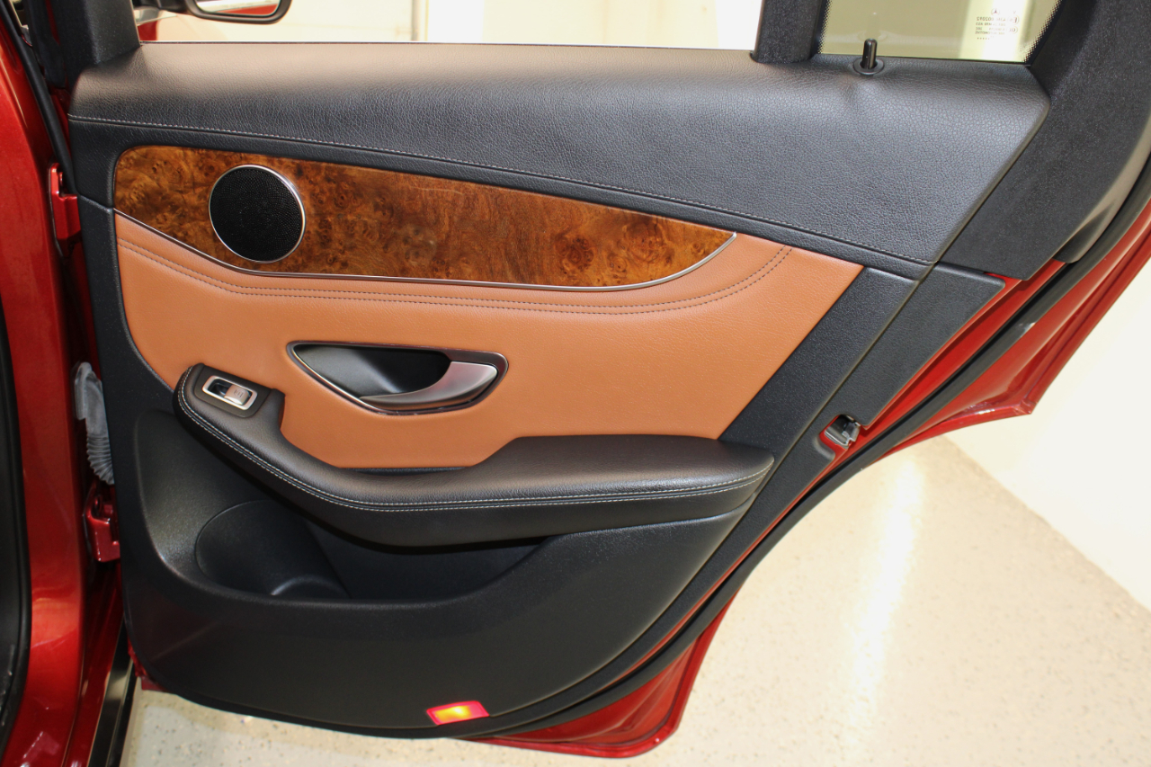 Mercedes-Benz GLC GLC 300 4MATIC Coupe 2018 Mercedes-Benz GLC GLC 300 4MATIC Coupe 2018