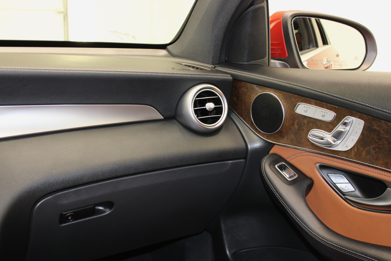 Mercedes-Benz GLC GLC 300 4MATIC Coupe 2018 Mercedes-Benz GLC GLC 300 4MATIC Coupe 2018