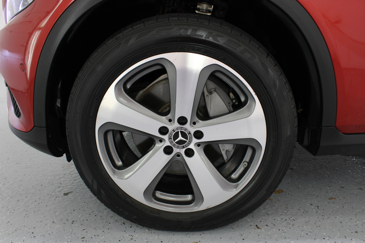 Mercedes-Benz GLC GLC 300 4MATIC Coupe 2018 Mercedes-Benz GLC GLC 300 4MATIC Coupe 2018