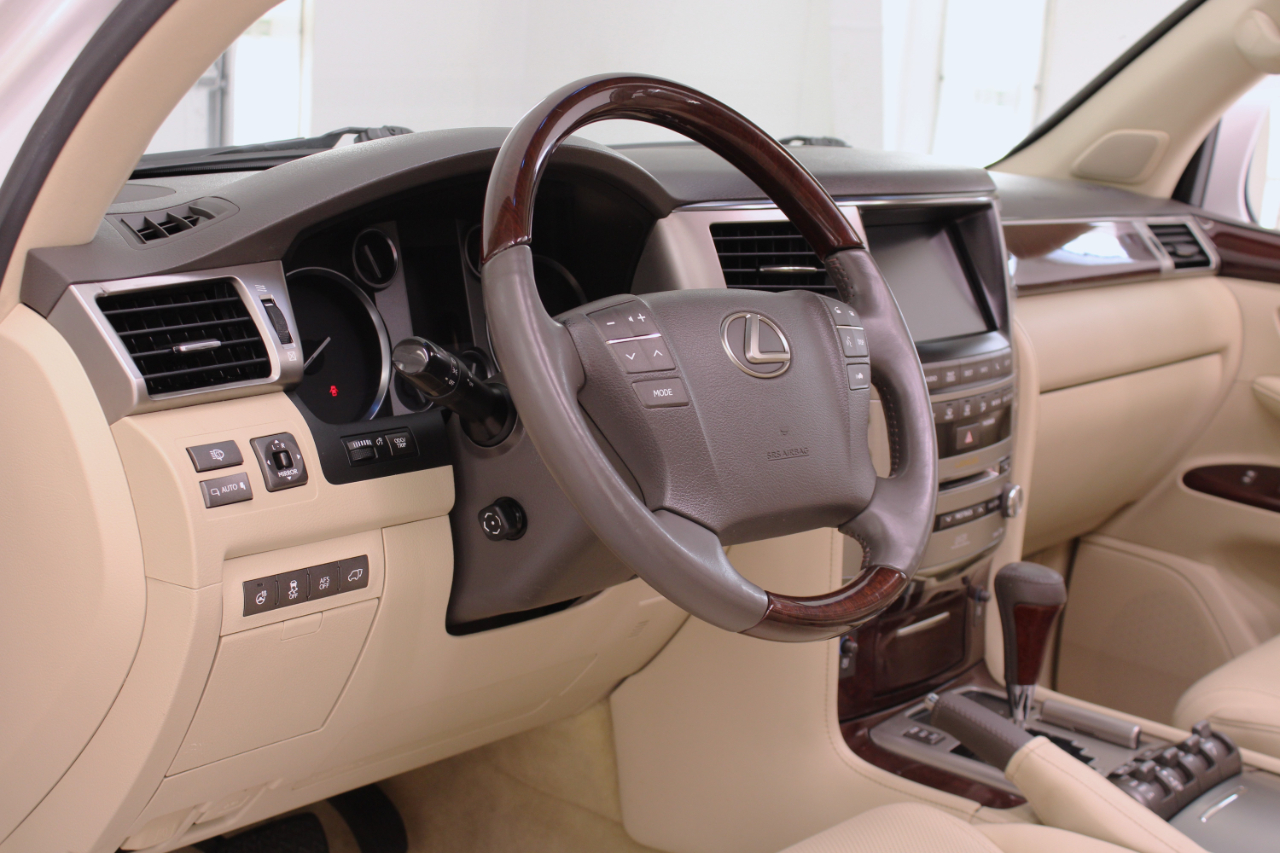 Lexus LX 570 4WD 4dr 2014 Lexus LX 570 4WD 4dr 2014