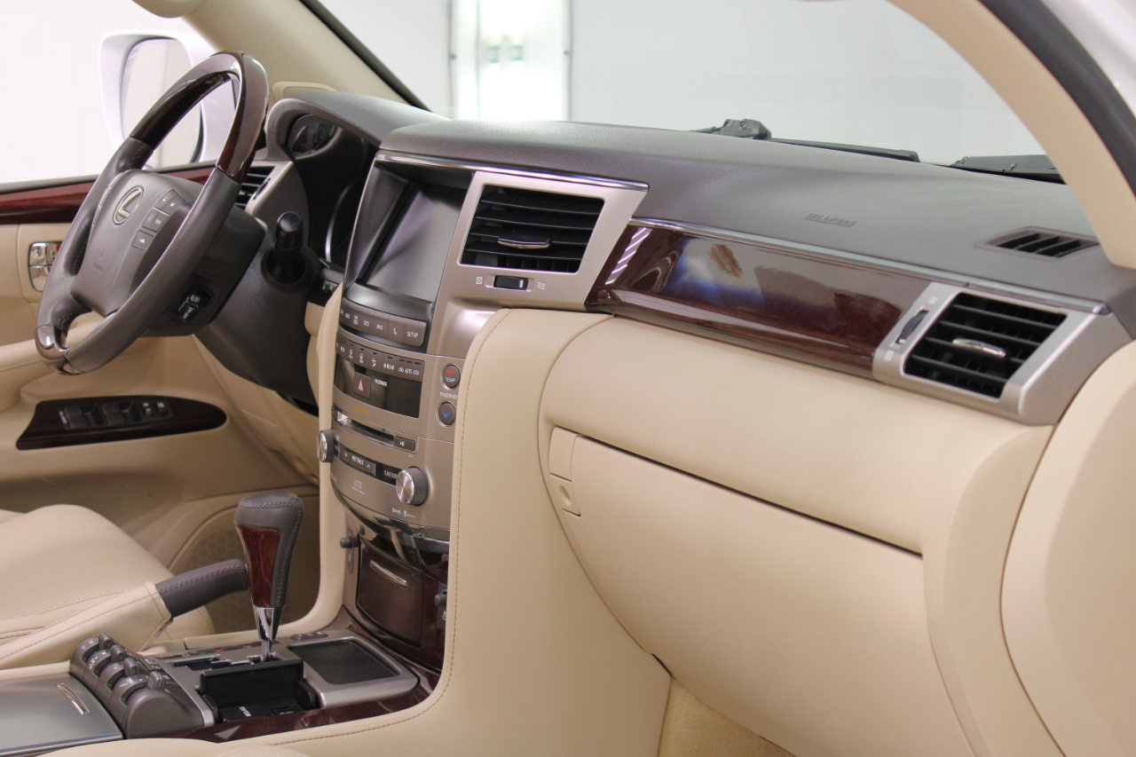 Lexus LX 570 4WD 4dr 2014 Lexus LX 570 4WD 4dr 2014