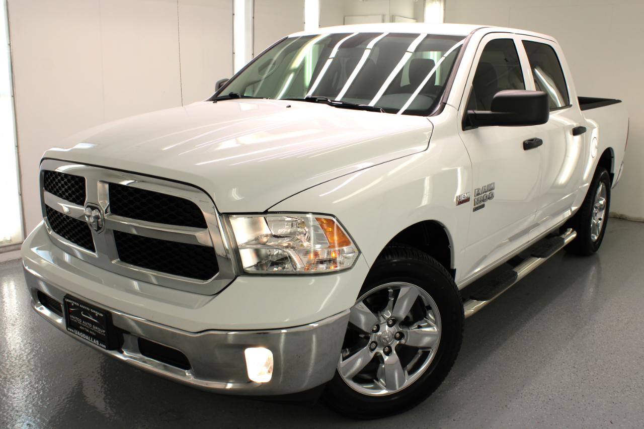 RAM 1500 Classic Tradesman 4x4 Crew Cab 5'7" Box 2019
