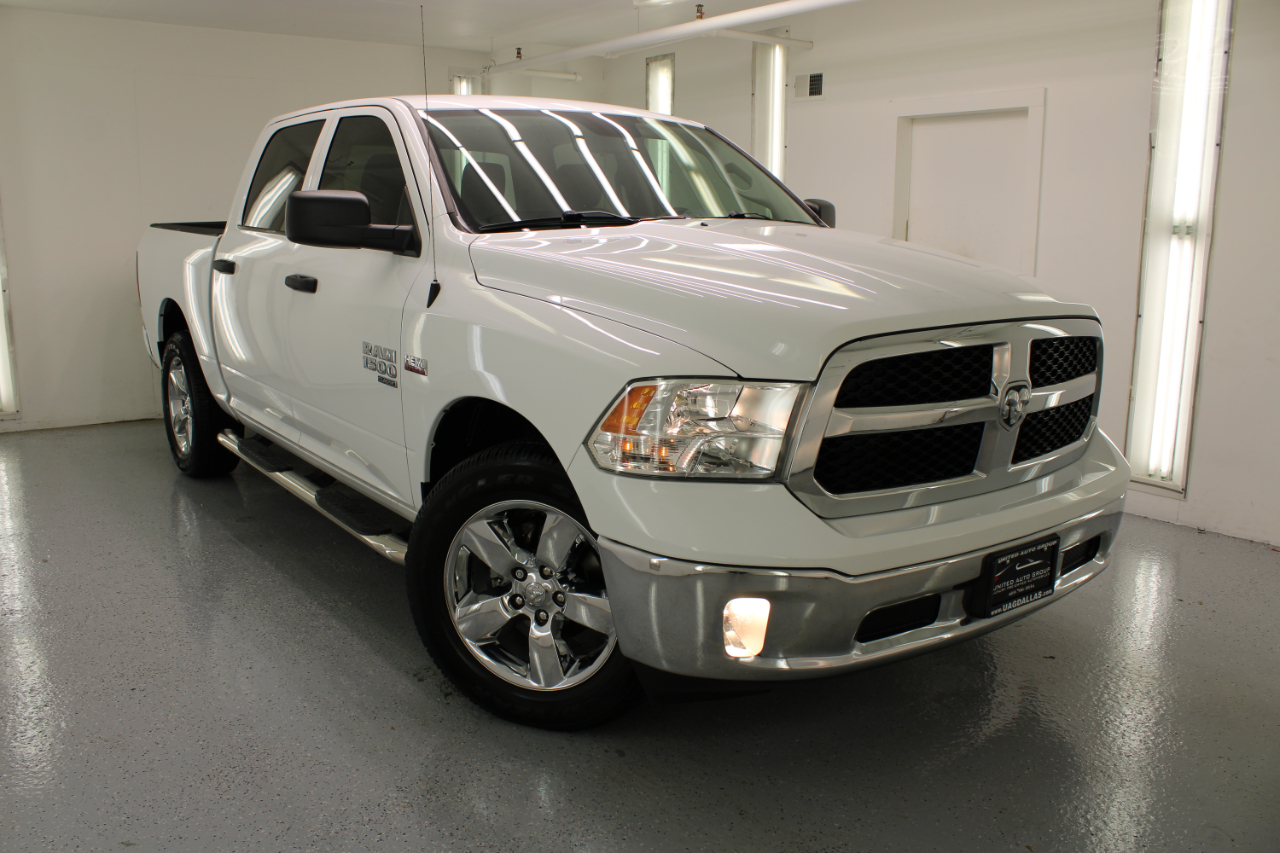 RAM 1500 Classic Tradesman 4x4 Crew Cab 5'7" Box 2019