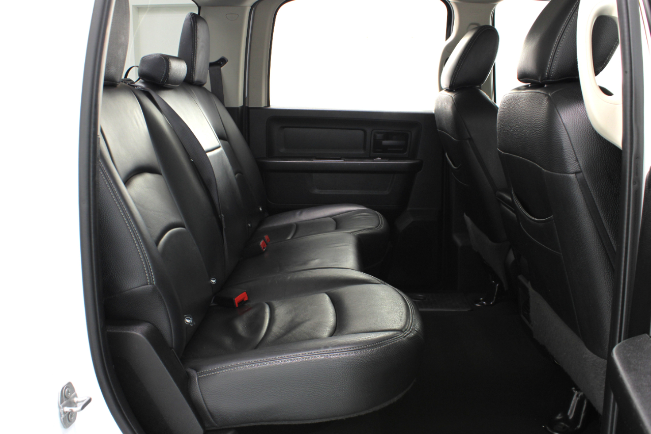 RAM 1500 Classic Tradesman 4x4 Crew Cab 5'7" Box 2019