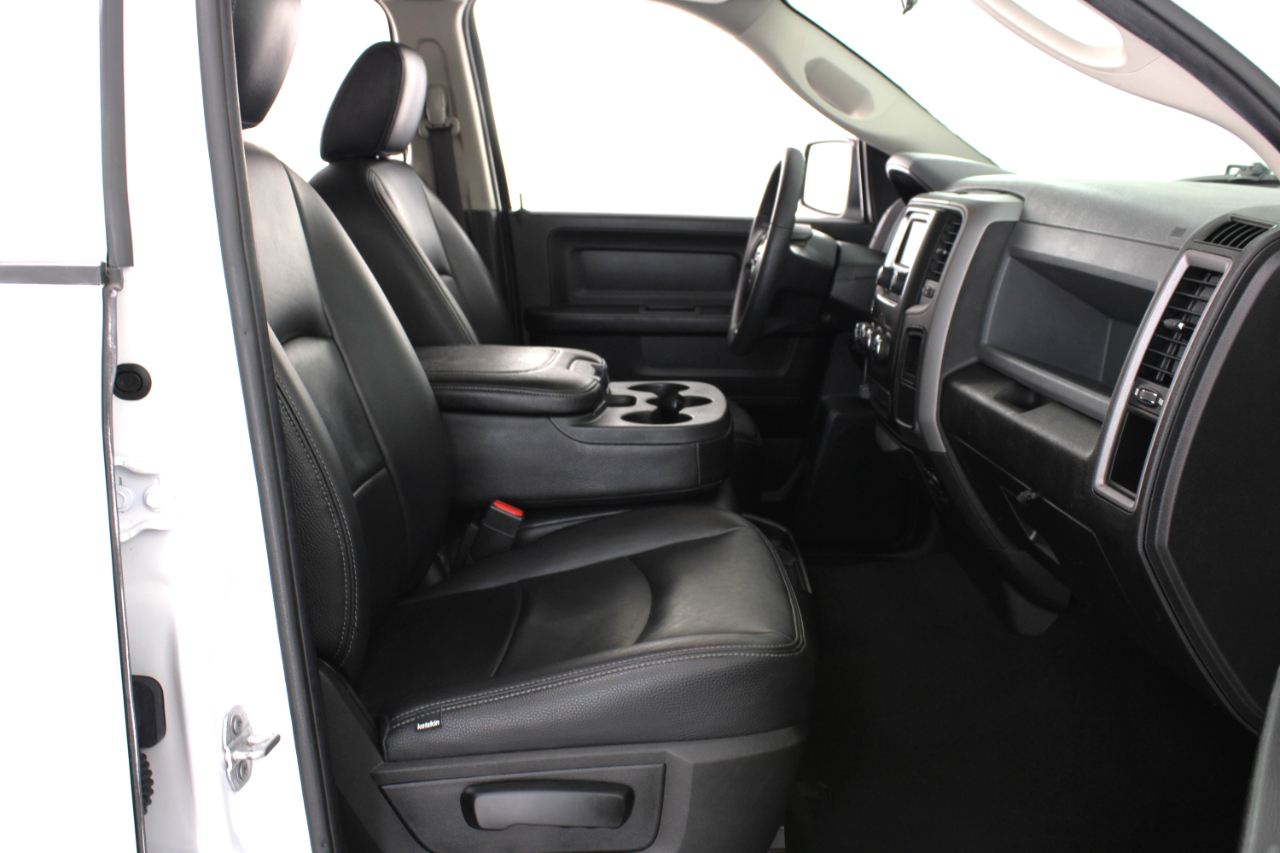 RAM 1500 Classic Tradesman 4x4 Crew Cab 5'7" Box 2019