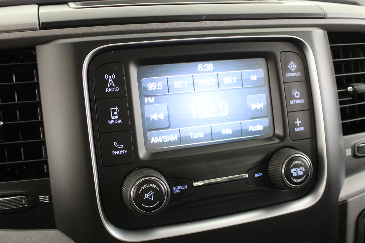 RAM 1500 Classic Tradesman 4x4 Crew Cab 5'7" Box 2019