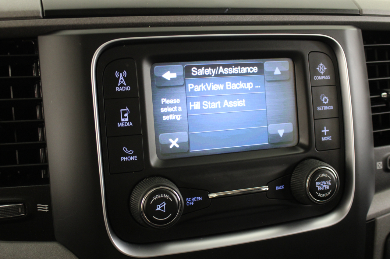 RAM 1500 Classic Tradesman 4x4 Crew Cab 5'7" Box 2019