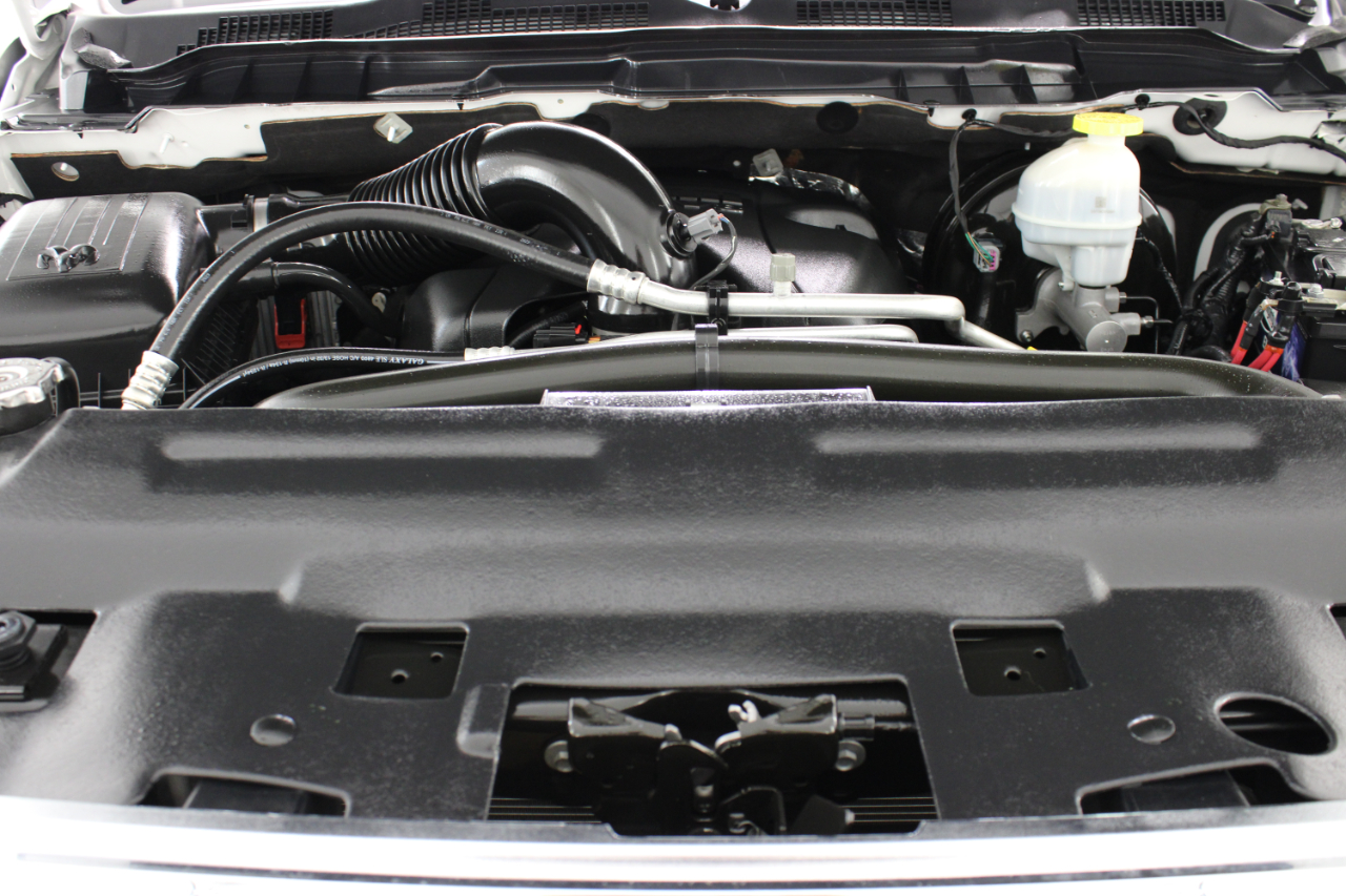 RAM 1500 Classic Tradesman 4x4 Crew Cab 5'7" Box 2019