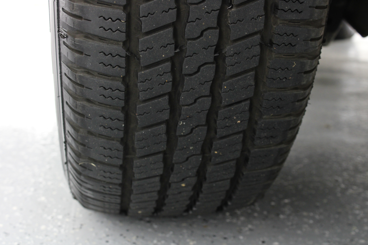 RAM 1500 Classic Tradesman 4x4 Crew Cab 5'7" Box 2019