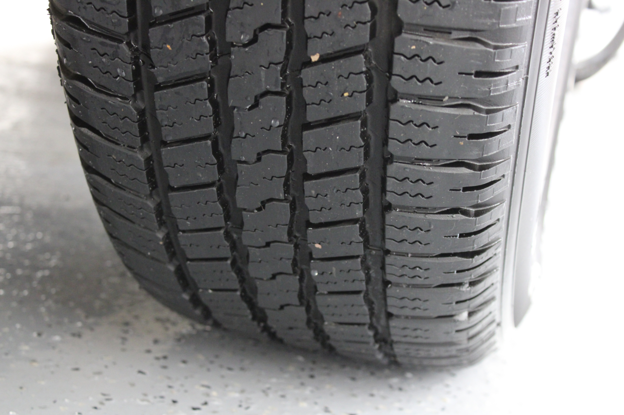 RAM 1500 Classic Tradesman 4x4 Crew Cab 5'7" Box 2019