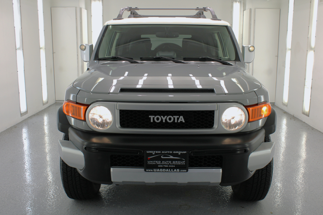 2014 Toyota FJ Cruiser Base photo 3