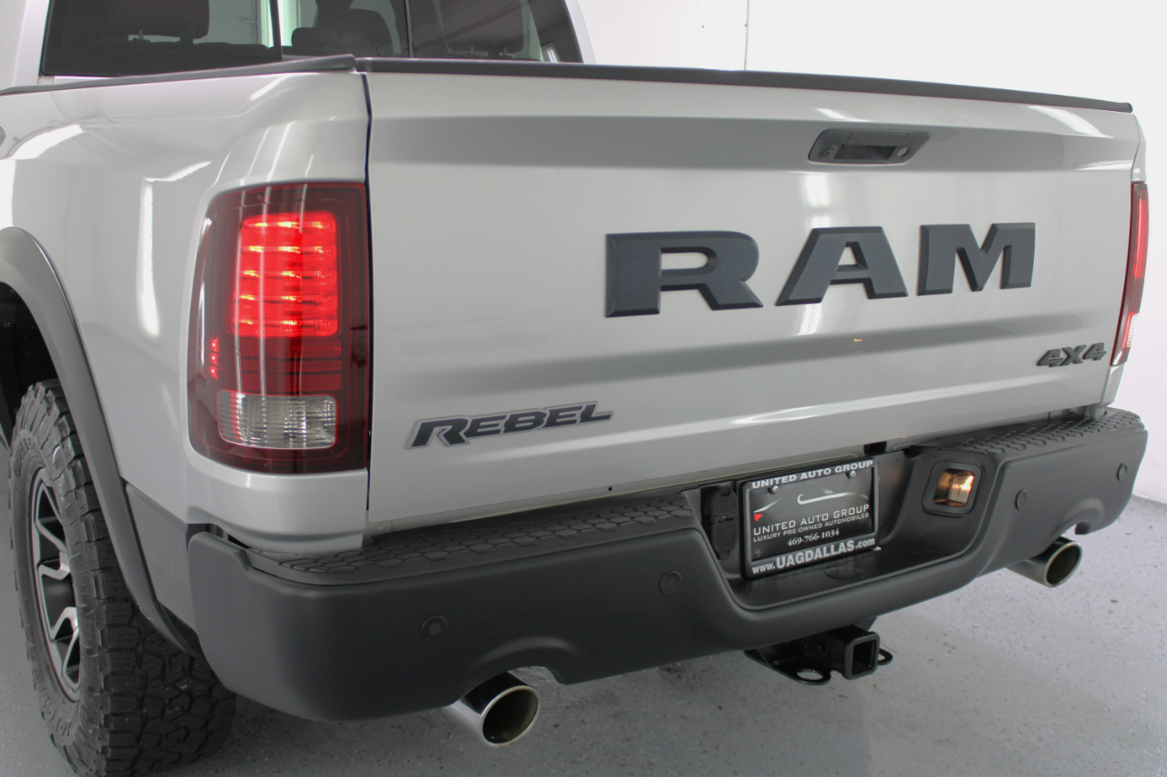RAM 1500 Rebel 4x4 Crew Cab 5'7" Box 2017