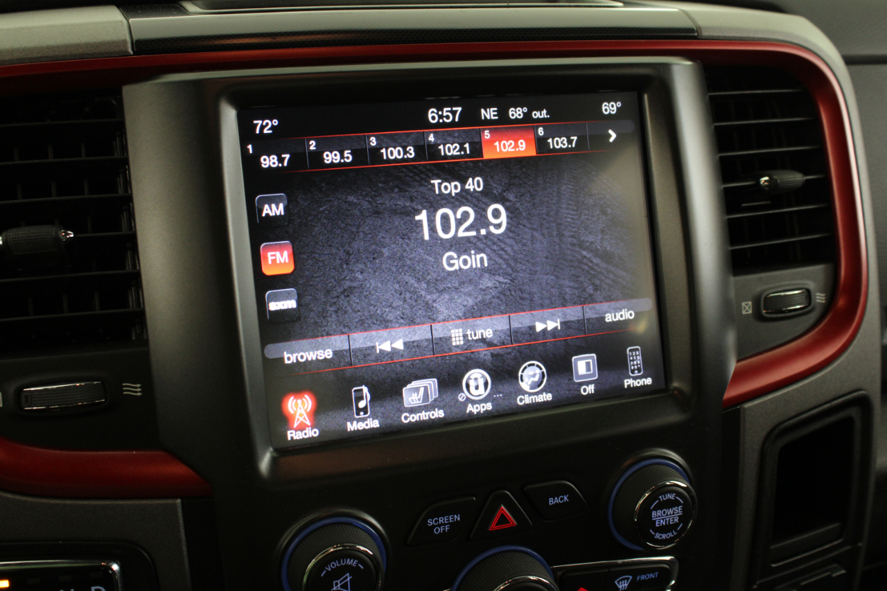 RAM 1500 Rebel 4x4 Crew Cab 5'7" Box 2017