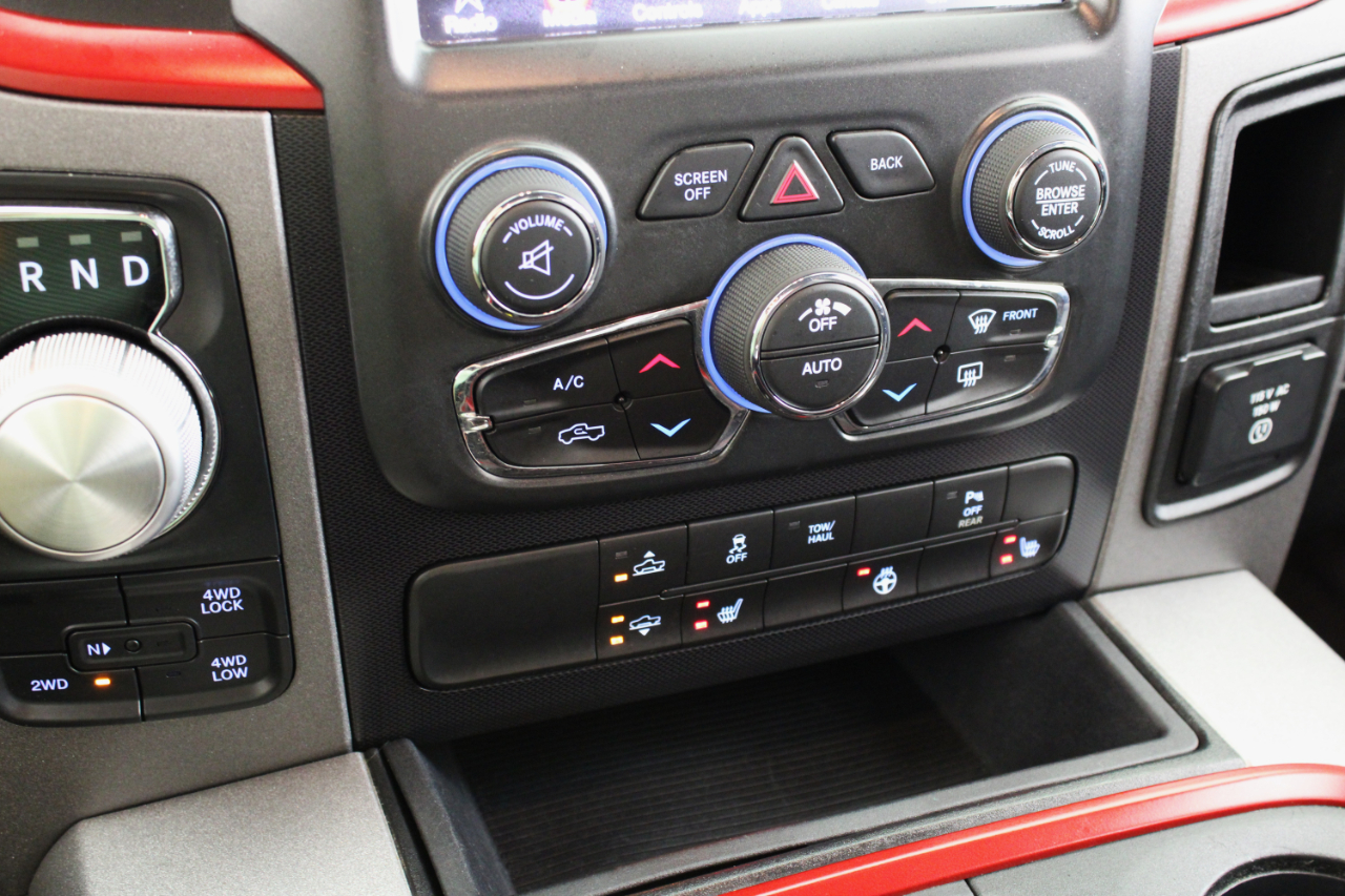 RAM 1500 Rebel 4x4 Crew Cab 5'7" Box 2017