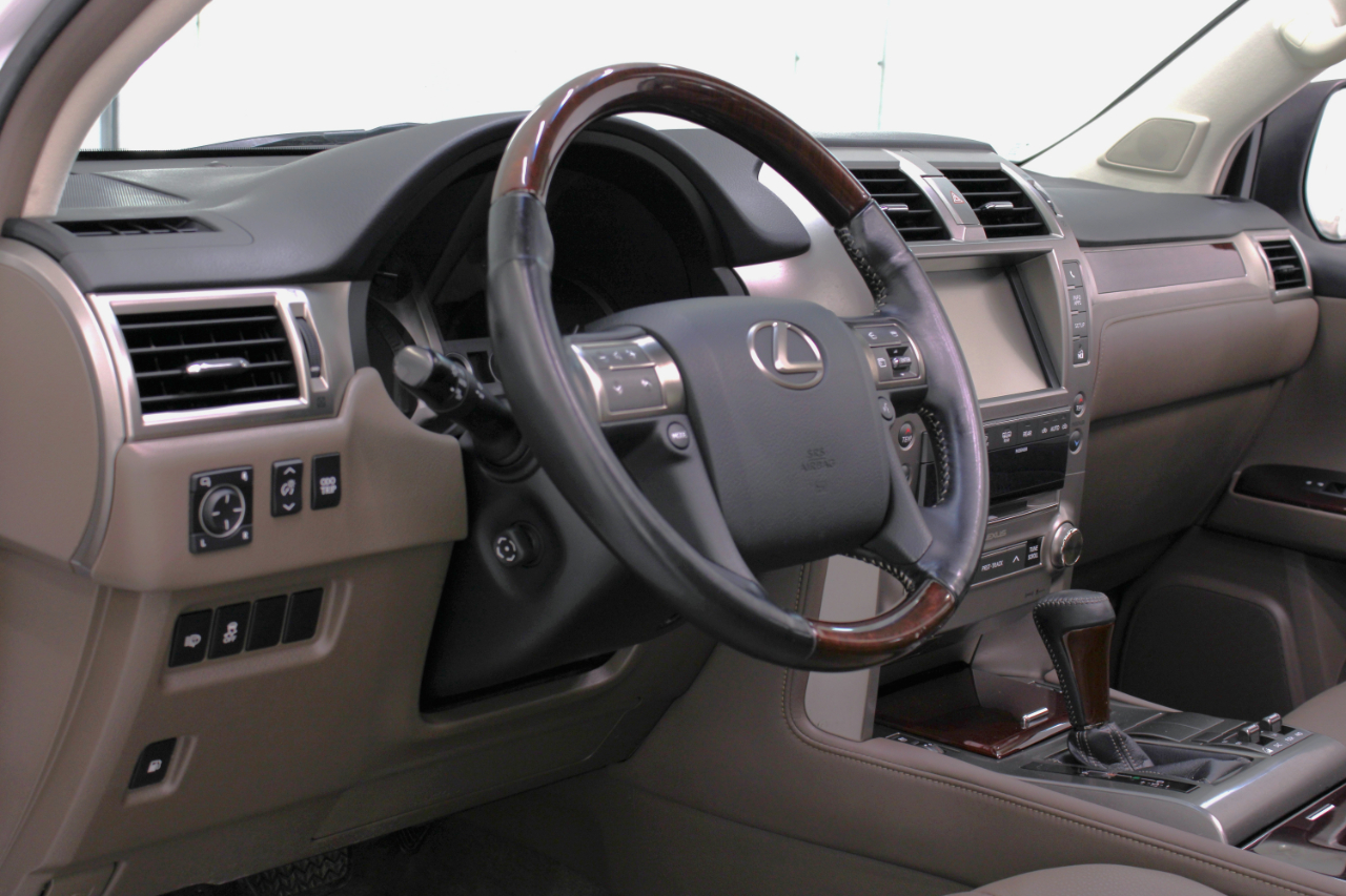 Lexus GX 460 Premium 4D SUV 4WD 2017