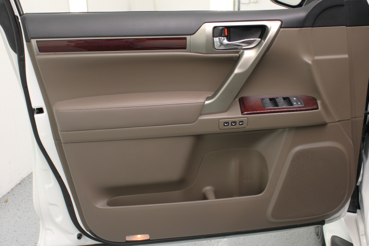 Lexus GX 460 Premium 4D SUV 4WD 2017