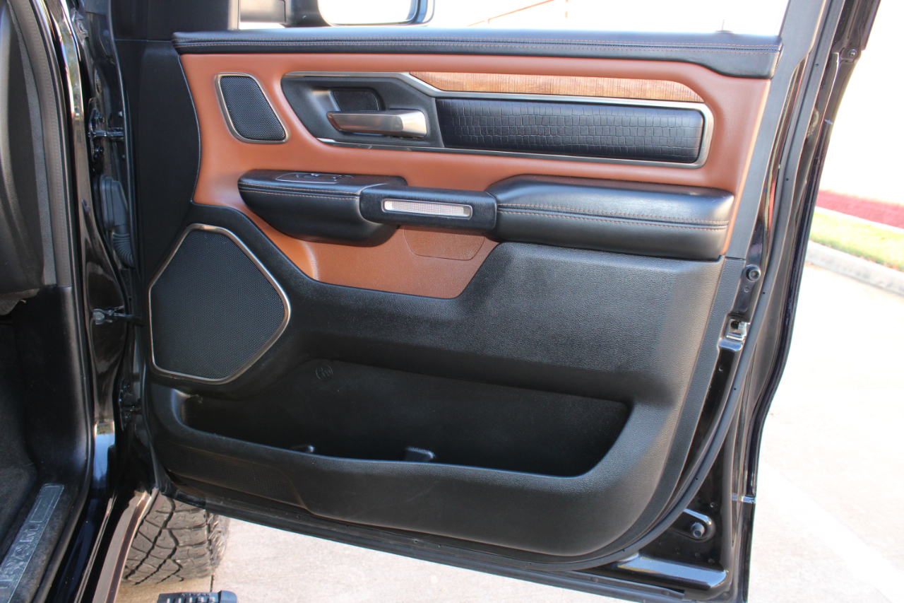 RAM 1500 Longhorn 4x4 Crew Cab 5'7" Box *Ltd Avail* 2021