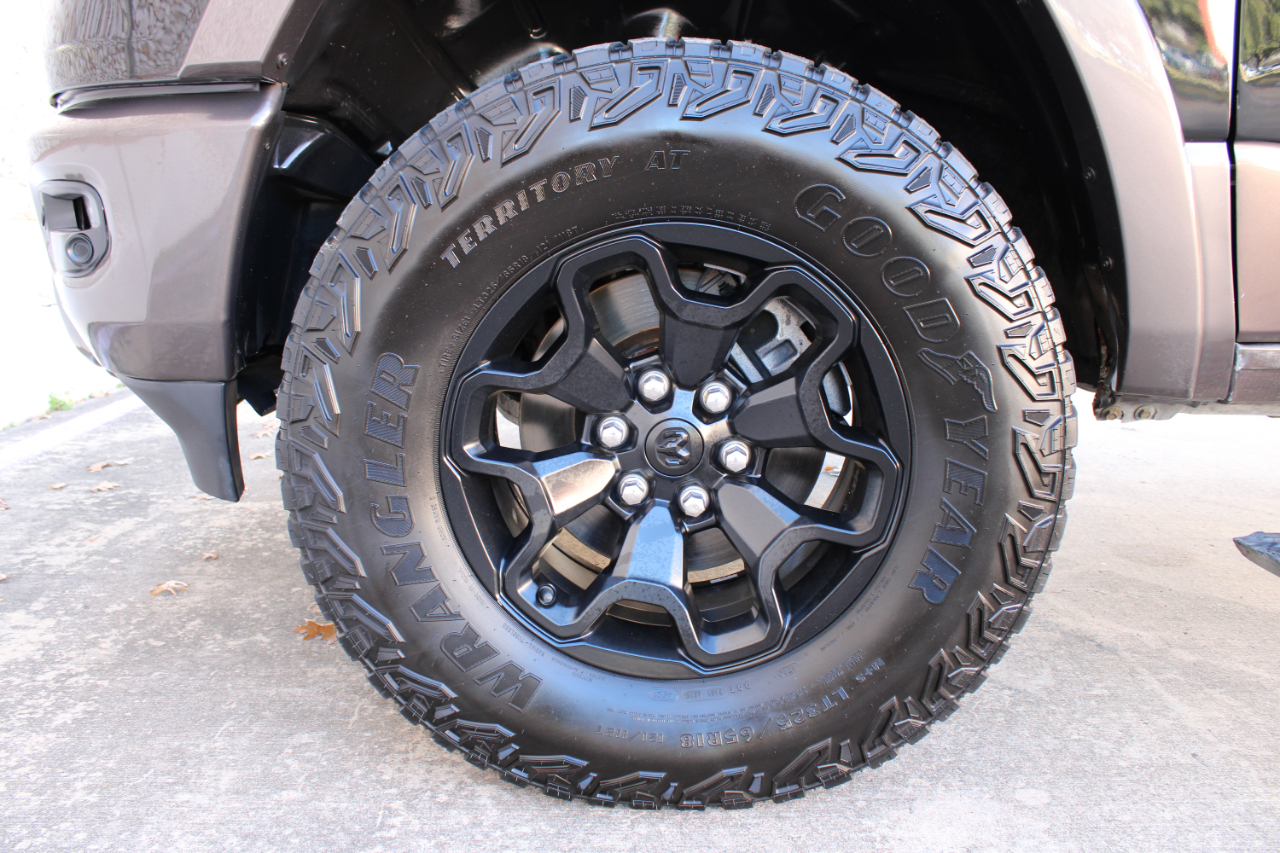 RAM 1500 Longhorn 4x4 Crew Cab 5'7" Box *Ltd Avail* 2021