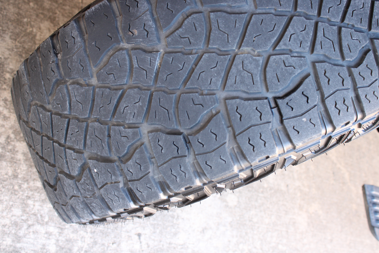 RAM 1500 Longhorn 4x4 Crew Cab 5'7" Box *Ltd Avail* 2021