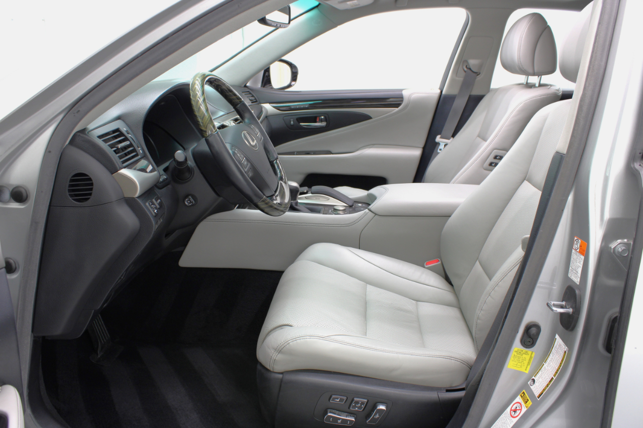 Lexus LS 460 4dr Sdn RWD 2016