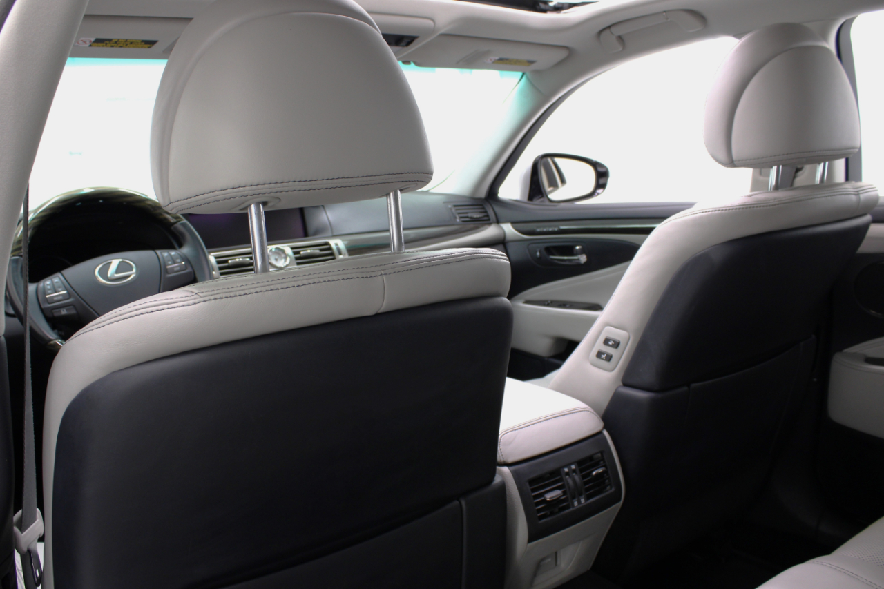 Lexus LS 460 4dr Sdn RWD 2016