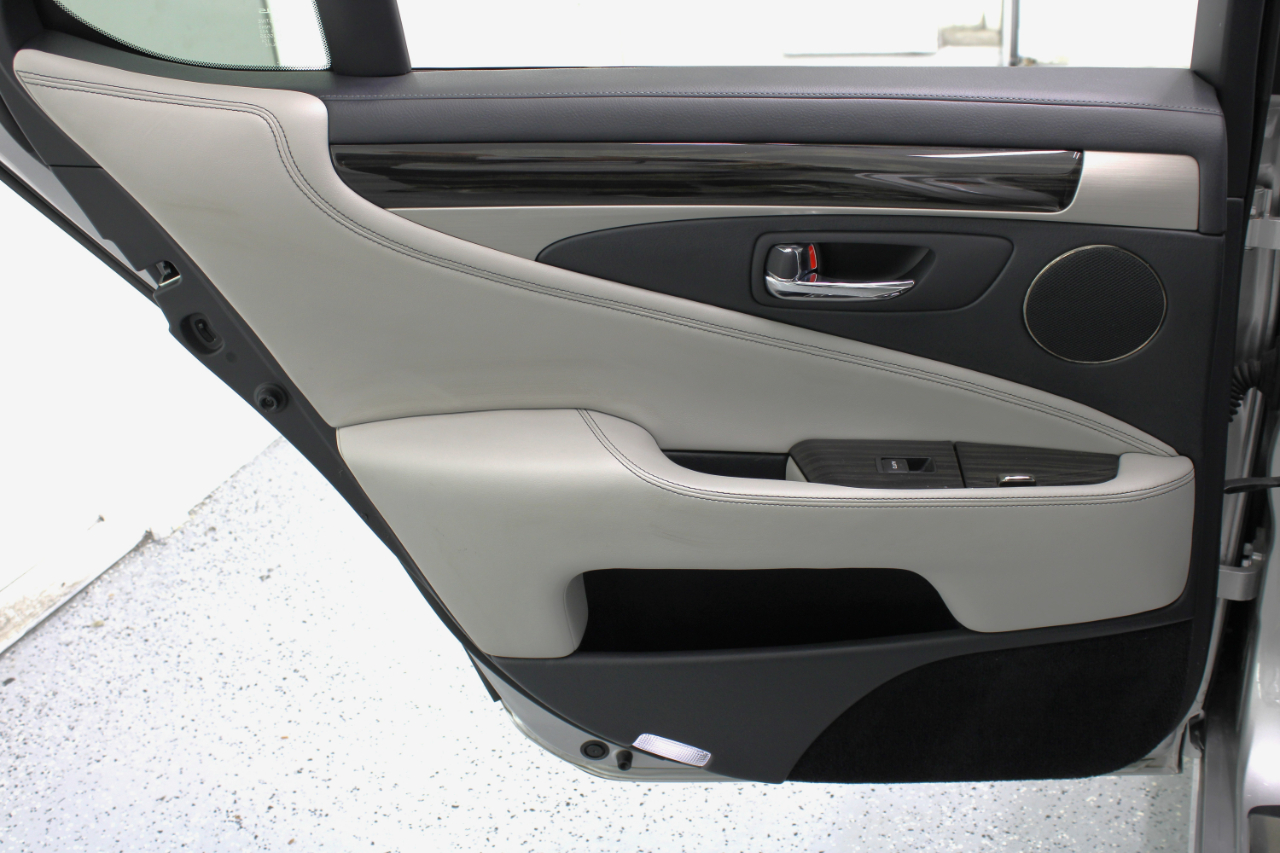 Lexus LS 460 4dr Sdn RWD 2016