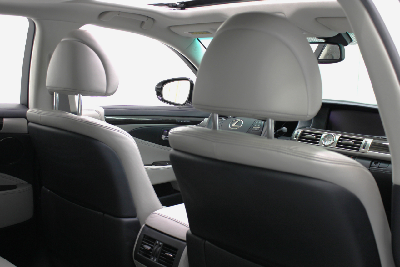 Lexus LS 460 4dr Sdn RWD 2016