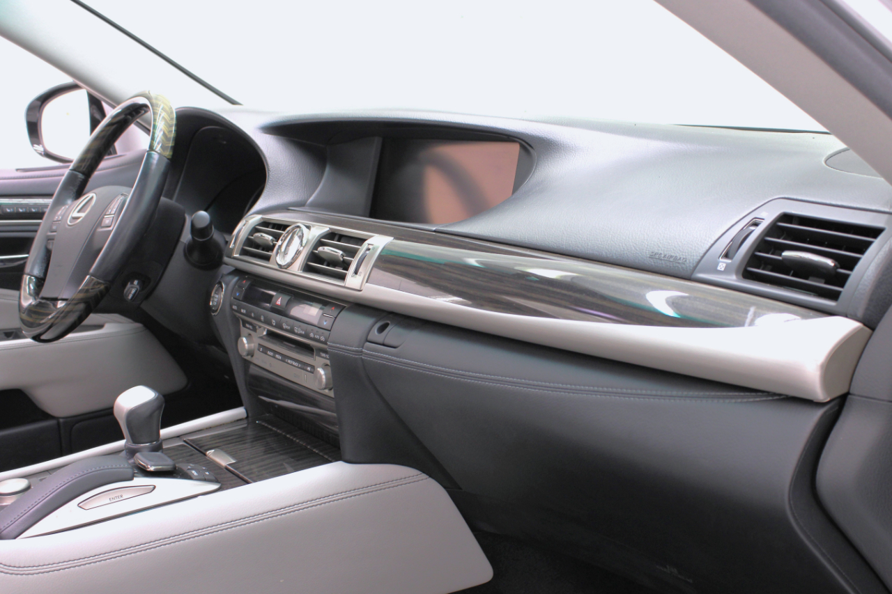 Lexus LS 460 4dr Sdn RWD 2016