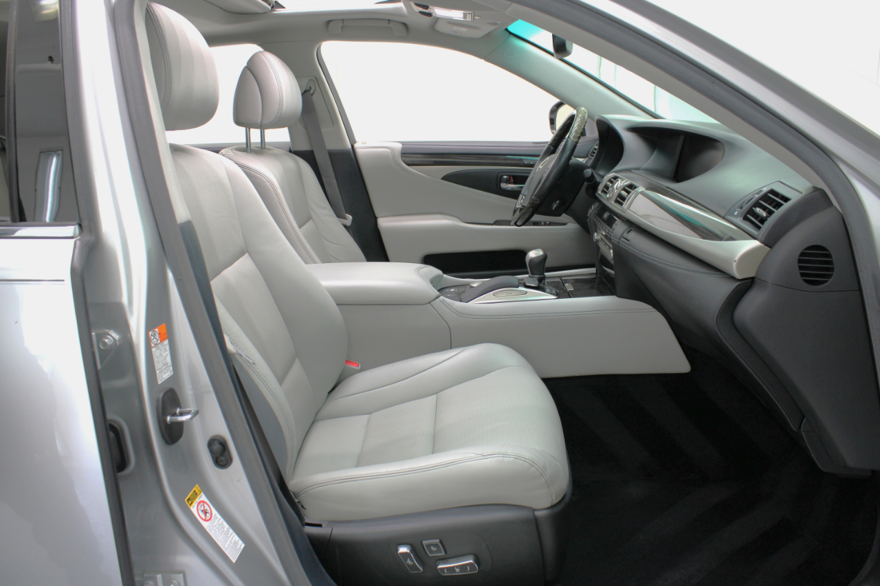 Lexus LS 460 4dr Sdn RWD 2016