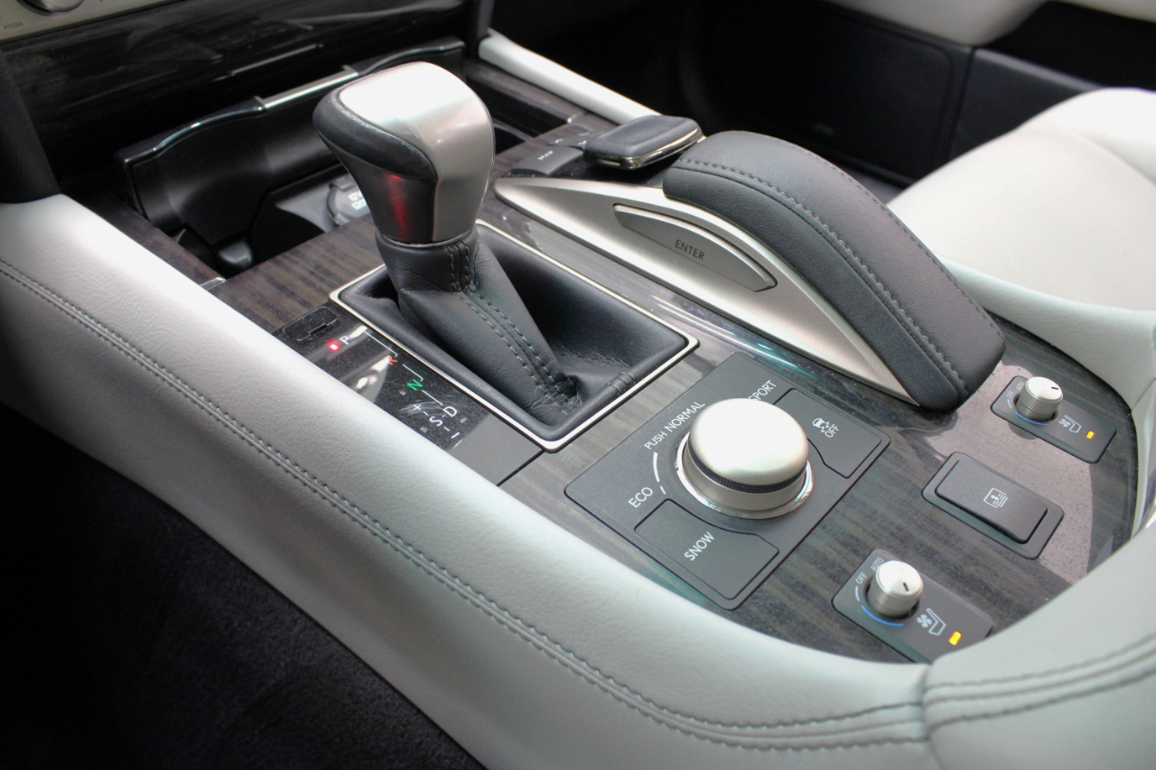 Lexus LS 460 4dr Sdn RWD 2016