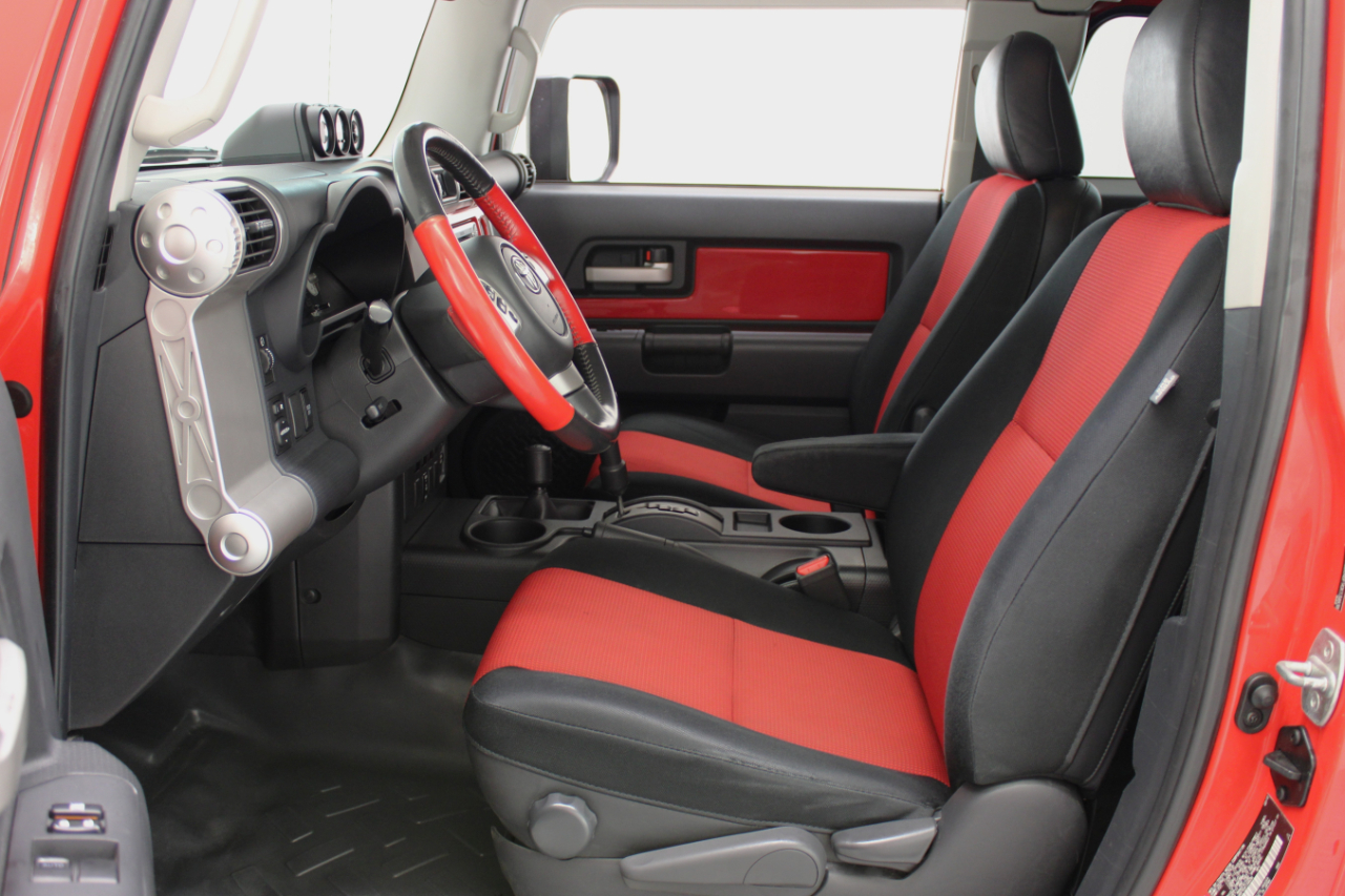 Toyota FJ Cruiser 4WD 4dr Auto (Natl) 2012