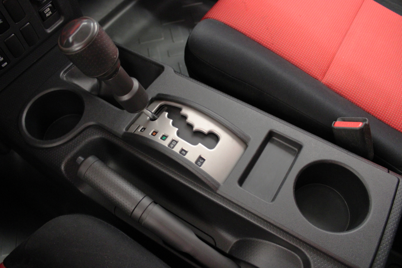 Toyota FJ Cruiser 4WD 4dr Auto (Natl) 2012