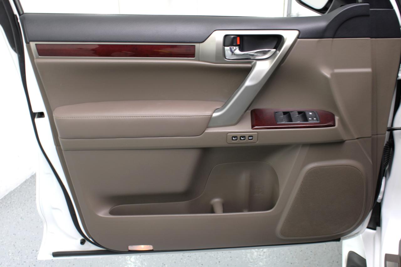 Lexus GX 460 Premium 4D SUV 4WD 2017