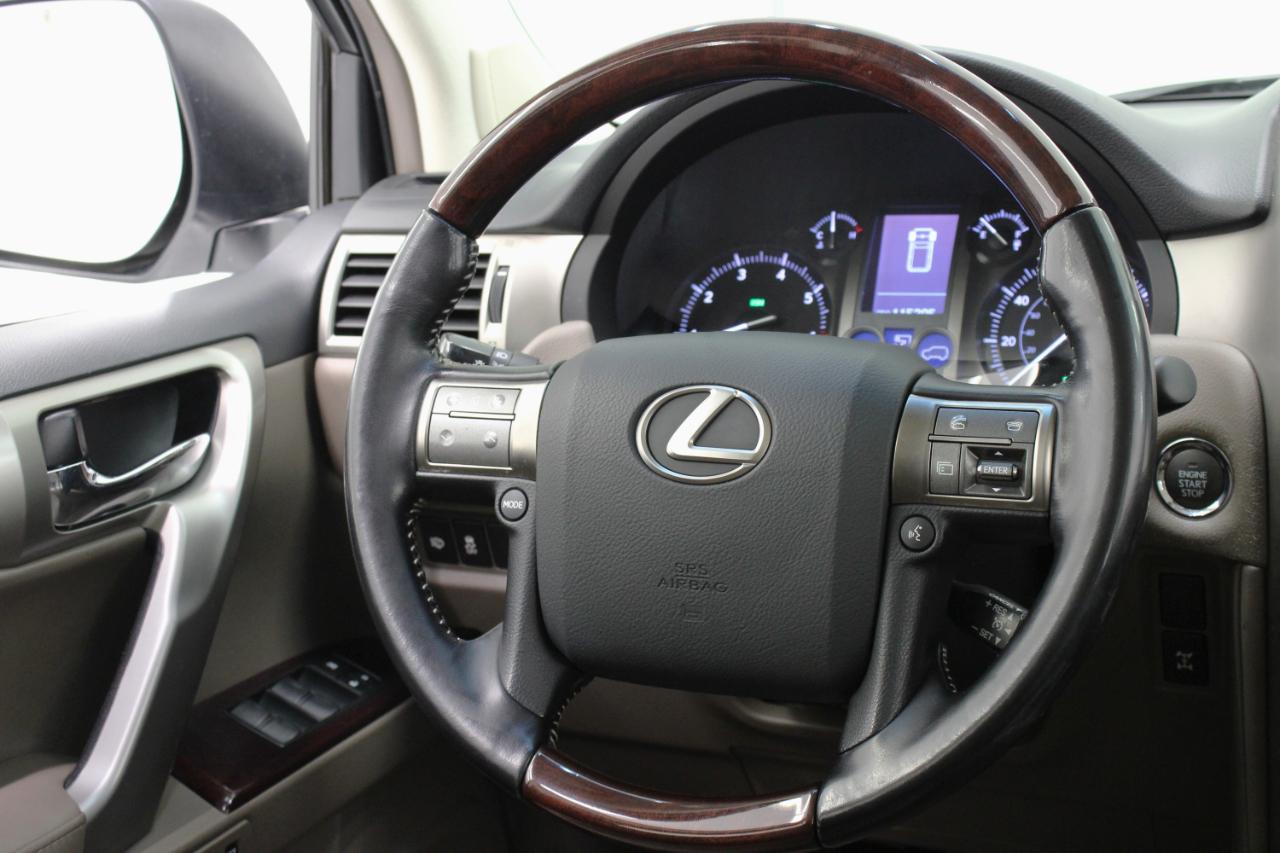 Lexus GX 460 Premium 4D SUV 4WD 2017