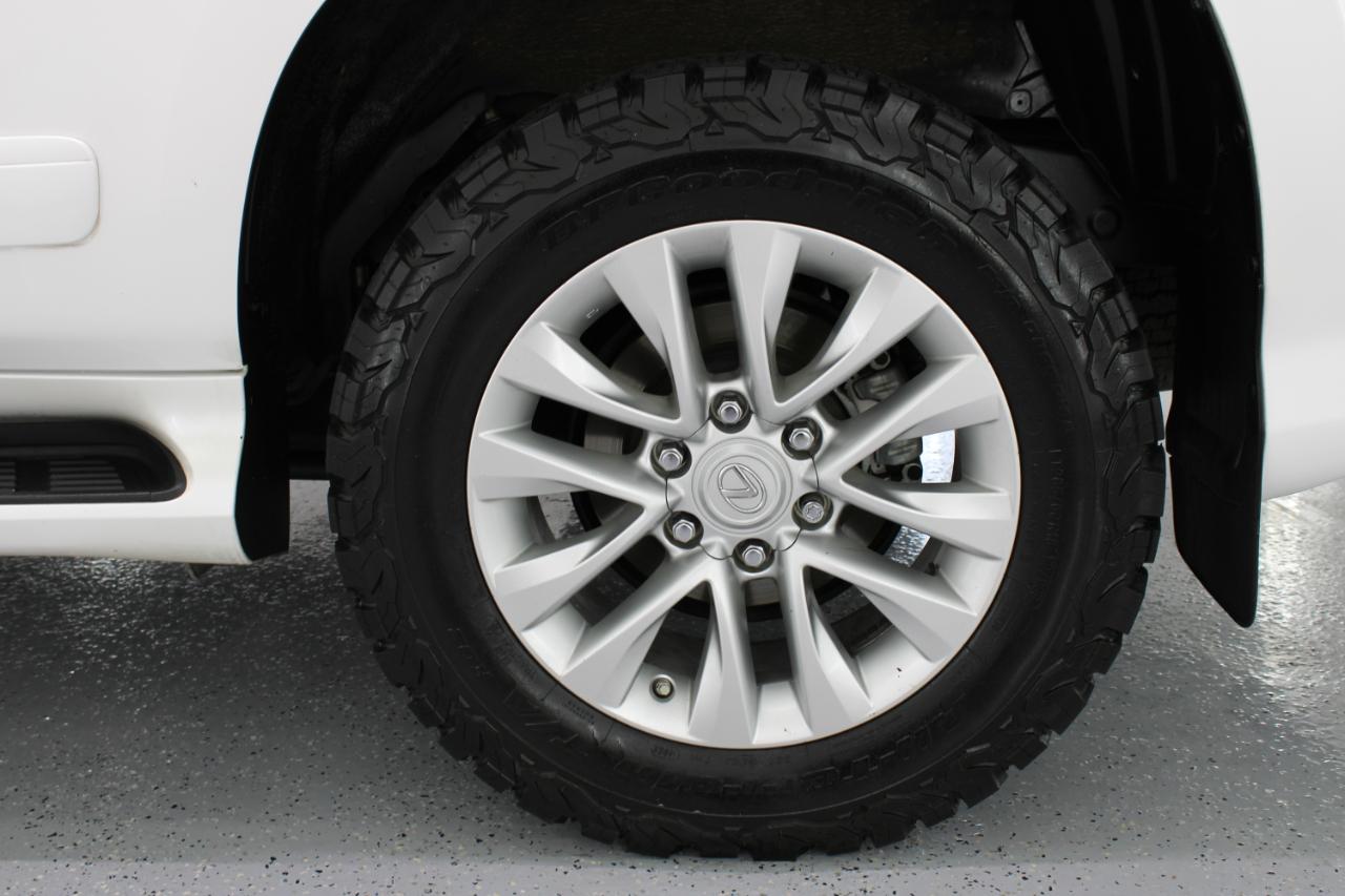 Lexus GX 460 Premium 4D SUV 4WD 2017