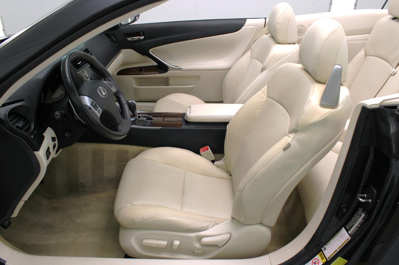 Lexus IS 250C 2dr Conv Auto 2011