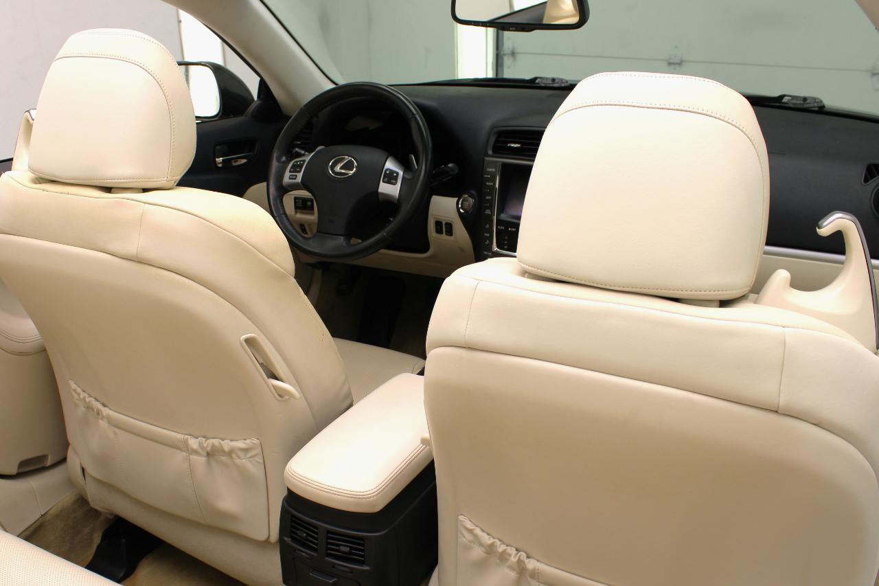 Lexus IS 250C 2dr Conv Auto 2011