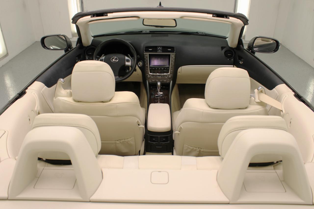 Lexus IS 250C 2dr Conv Auto 2011