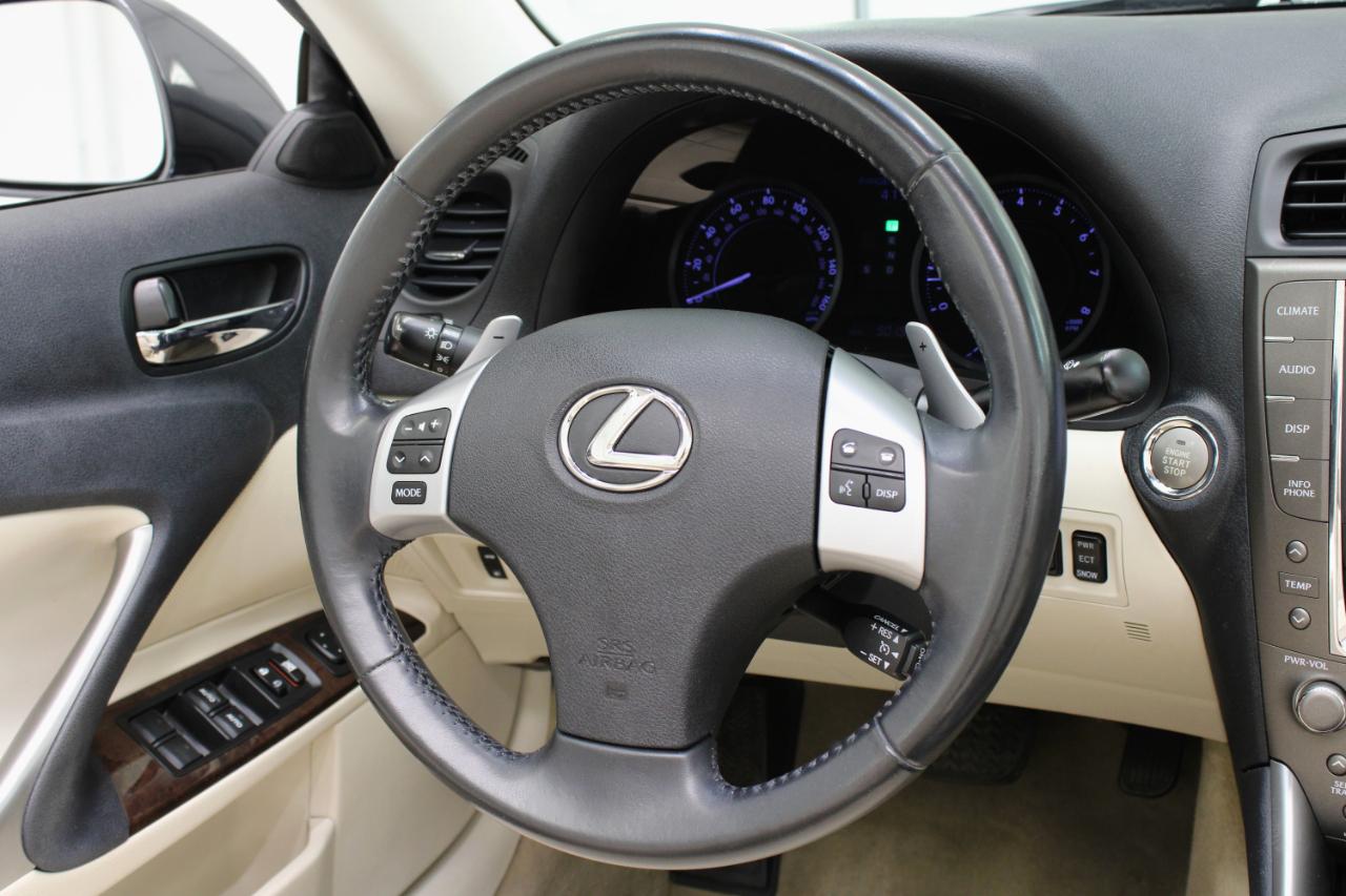 Lexus IS 250C 2dr Conv Auto 2011