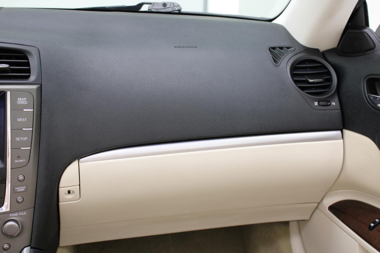 Lexus IS 250C 2dr Conv Auto 2011