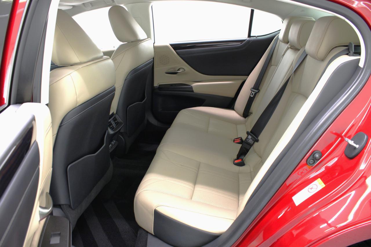 Lexus ES 350 Luxury 2019