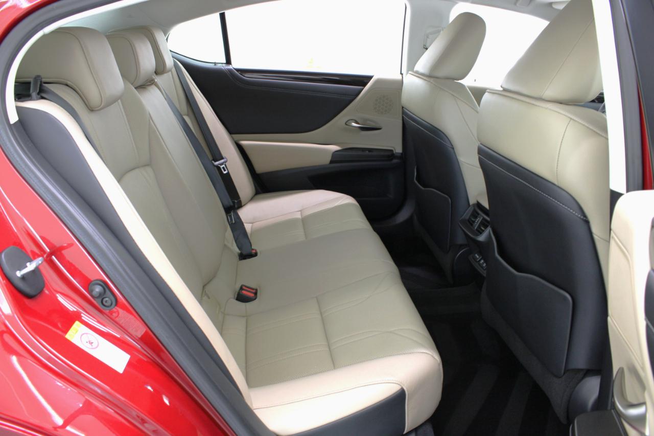 Lexus ES 350 Luxury 2019