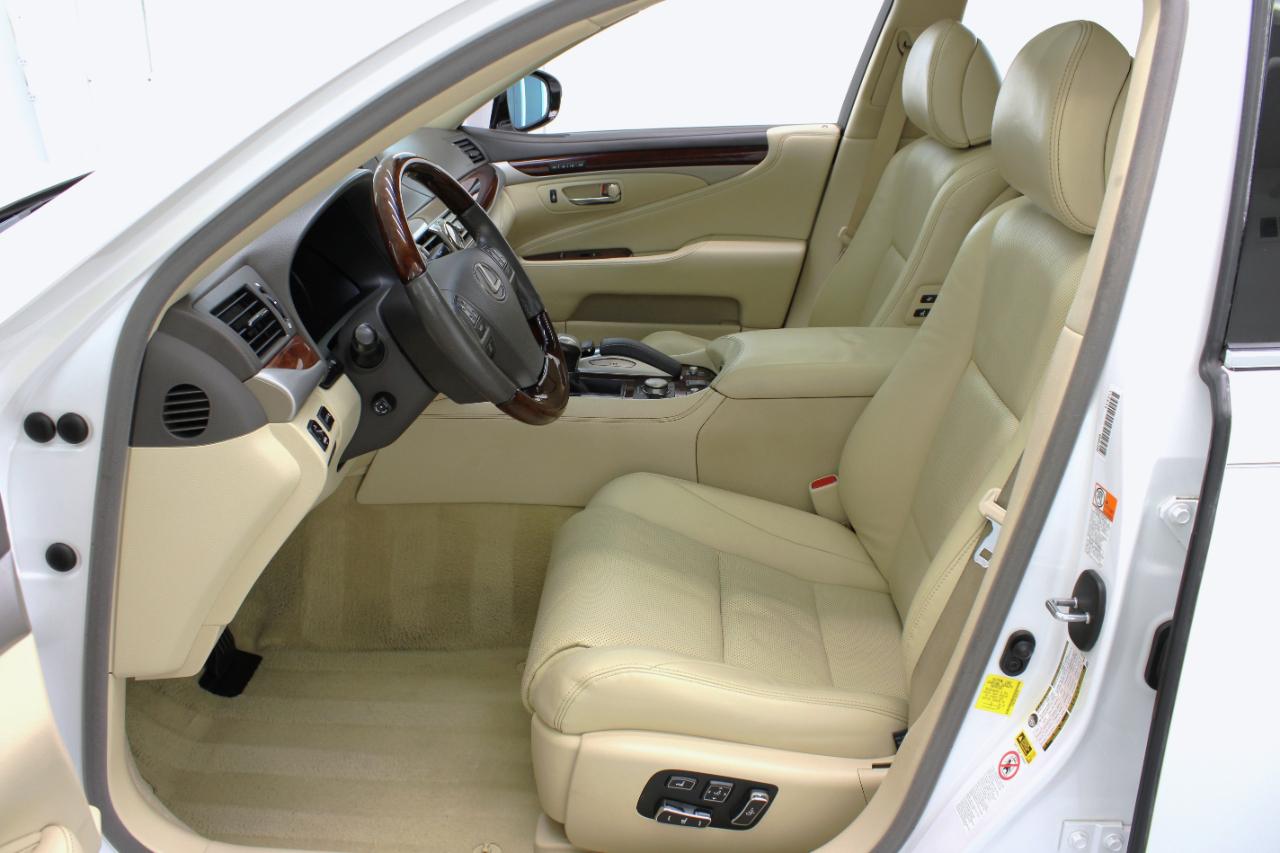 Lexus LS 460 4dr Sdn RWD 2016