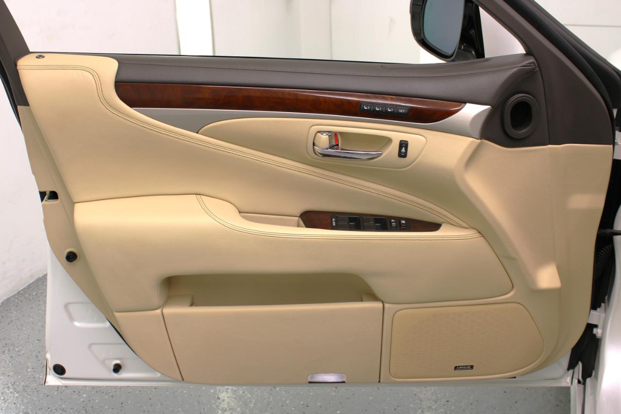 Lexus LS 460 4dr Sdn RWD 2016