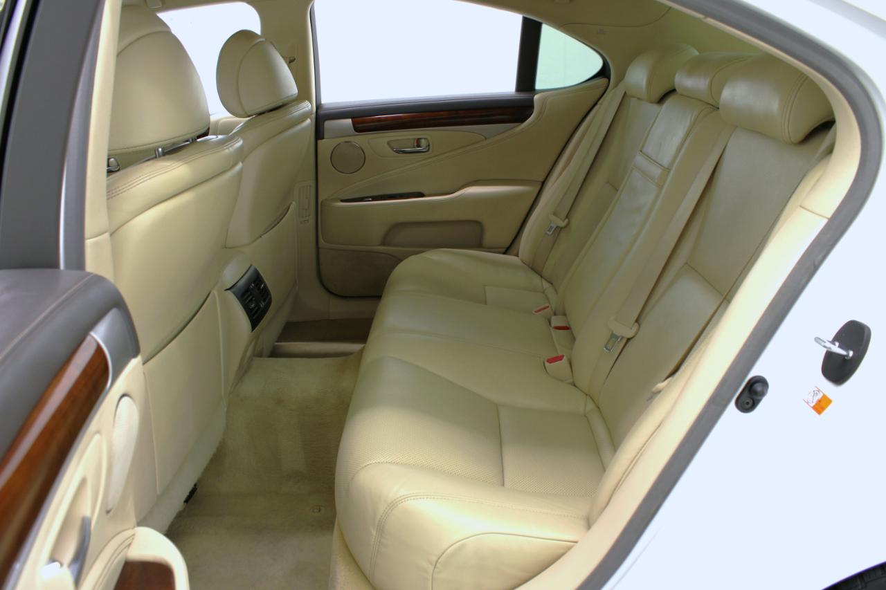 Lexus LS 460 4dr Sdn RWD 2016